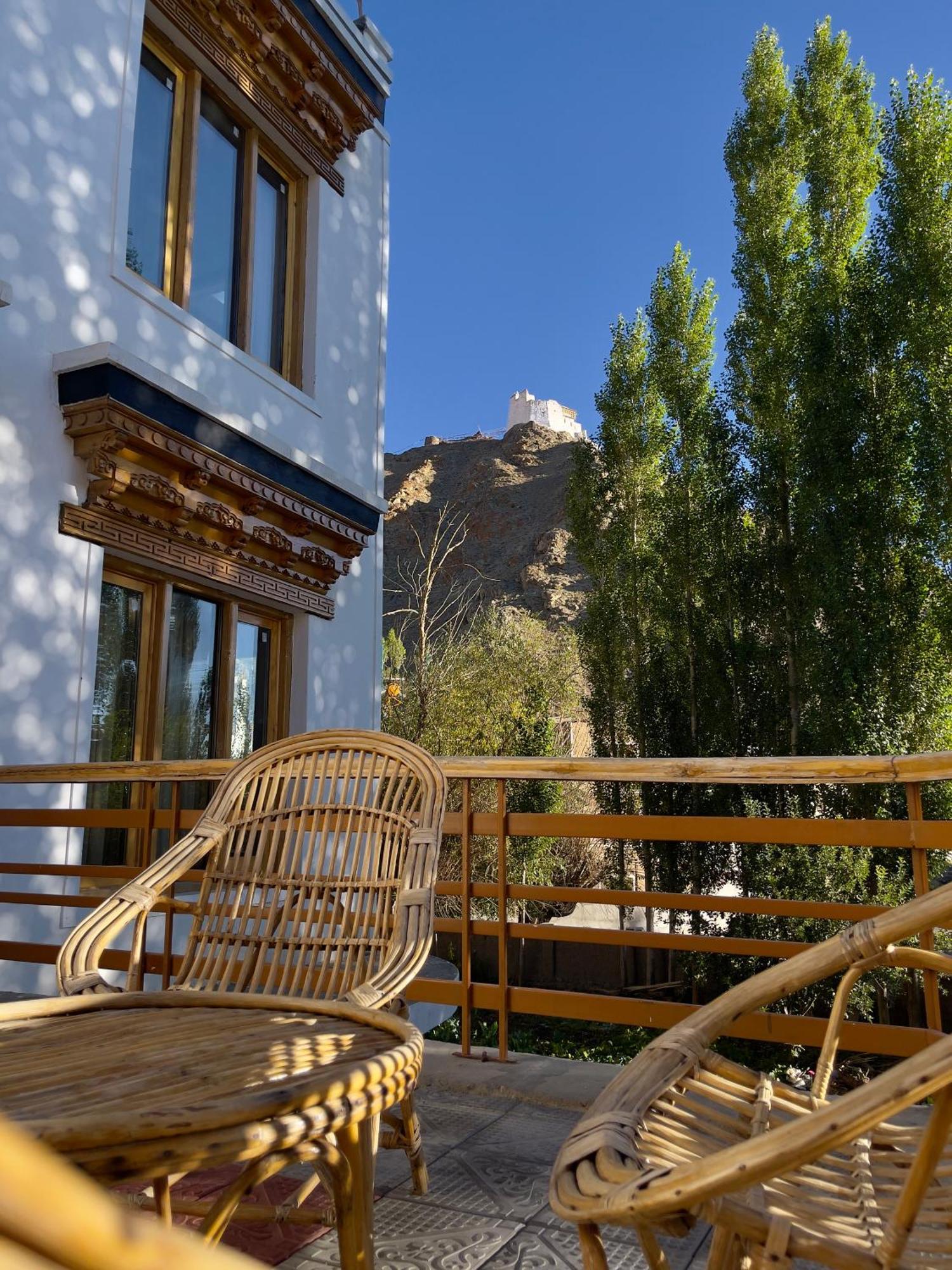 Rock Castle Residency Hotel Leh Bagian luar foto