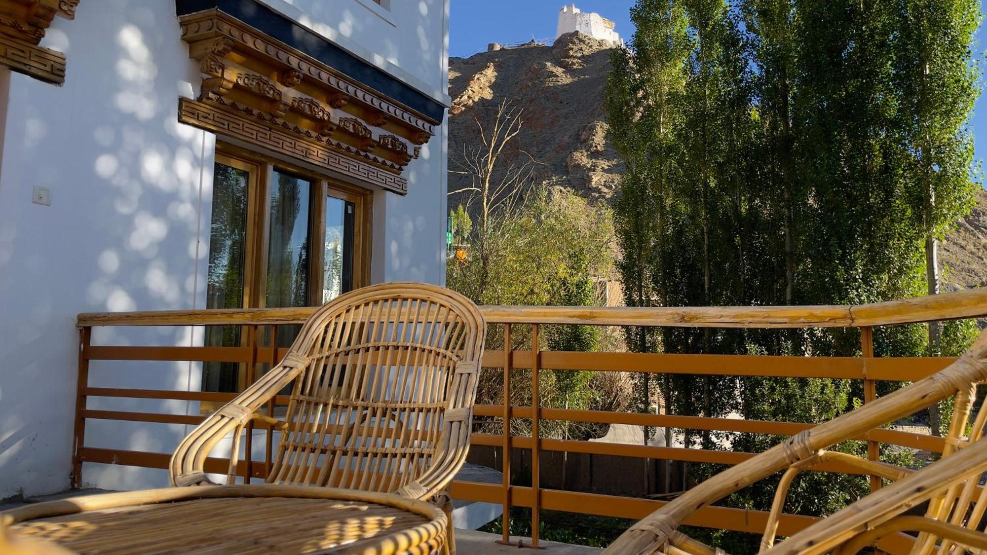 Rock Castle Residency Hotel Leh Bagian luar foto